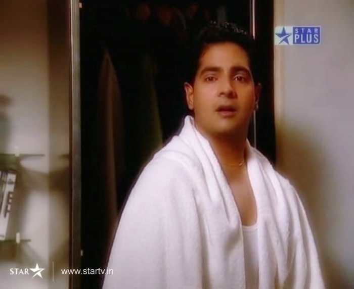 35704_136248936393682_100000257293039_299021_7567350_n - xxKaran Mehra-Naitikxx