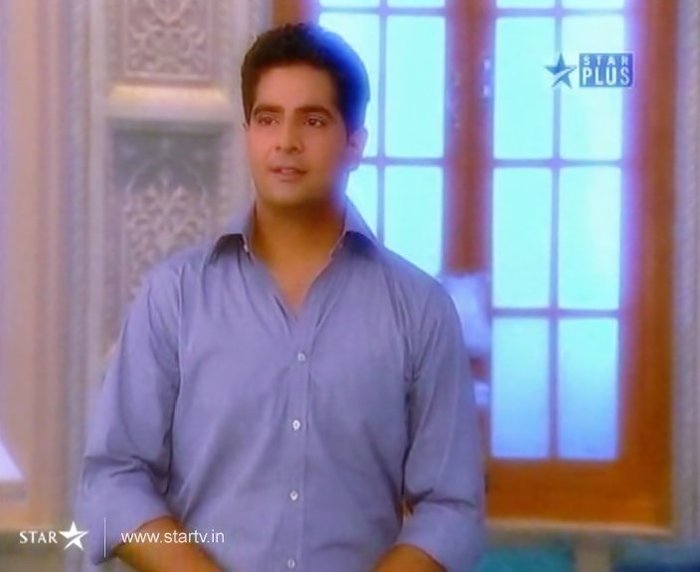 35704_136248943060348_100000257293039_299023_5793961_n - xxKaran Mehra-Naitikxx