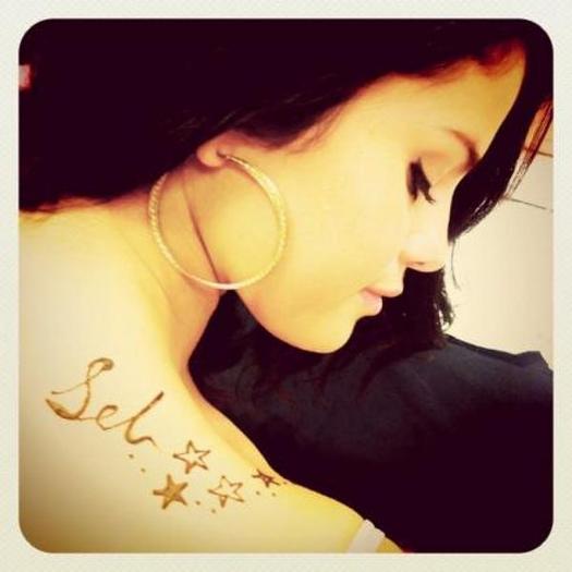 463 - Tatuaje Selena Gomez