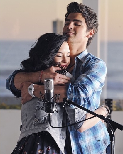 joe-jonas-demi-lovato