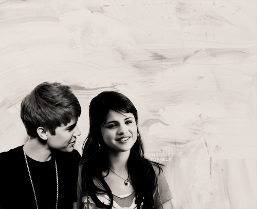 47567321_DUZKBGZHV - cat de mult o yuby pe selena gomez si justin bieber