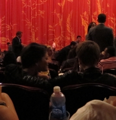 47890335_DCBLVMDEO - cat de mult o yuby pe selena gomez si justin bieber