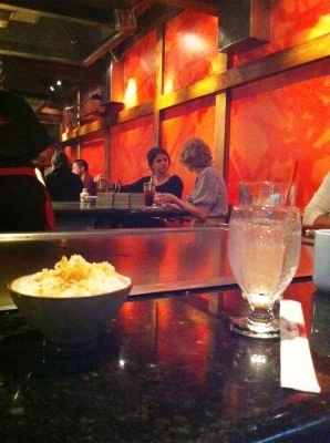 48424458_NPQBOOPLG - cat de mult o yuby pe selena gomez si justin bieber