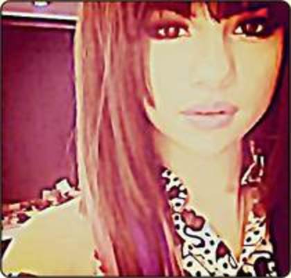 48830872_XKWDUCHIT - cat de mult o yuby pe selena gomez si justin bieber