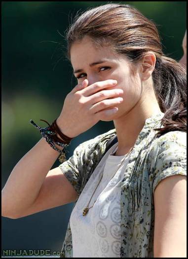 48875835_VJZFBPNVN - cat de mult o yuby pe selena gomez si justin bieber