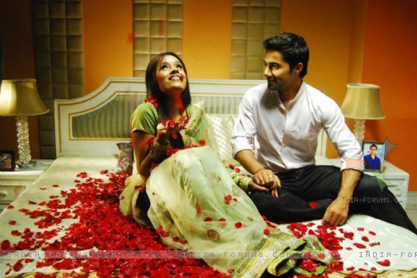 121671-abhay-and-surbhi-a-romantic-couple