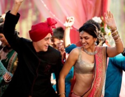 break-ke-baad-imran-khan-deepika-padukone-movie-still-11-300x232
