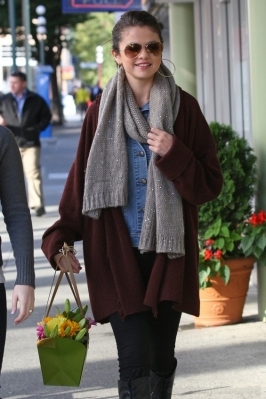 normal_019 - xX_Buying Flowers in downtown Victoria