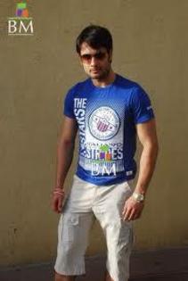 ... (6) - Vivian Dsena