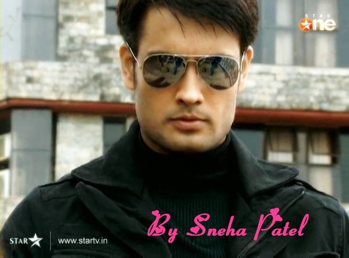 ~4KELPH0 - Vivian Dsena