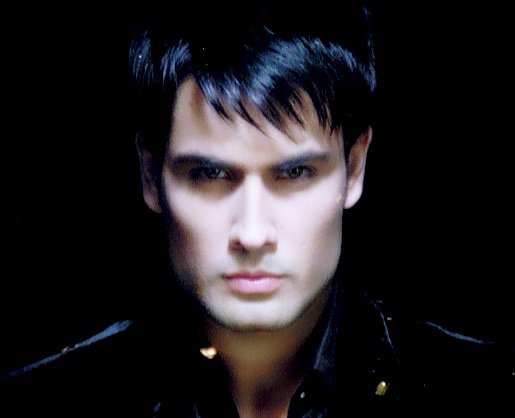 Abhay cand incepe filmu - Vivian Dsena