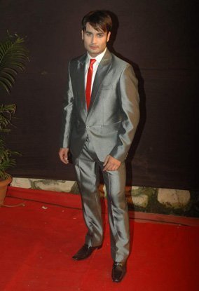 Abhay la costum