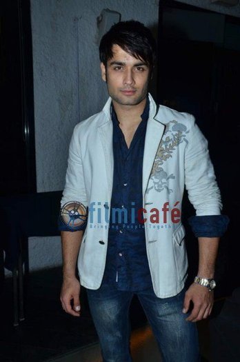 frumoase (2) - Vivian Dsena