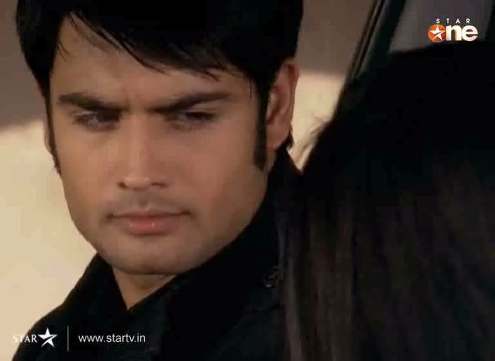 frumoase (12) - Vivian Dsena