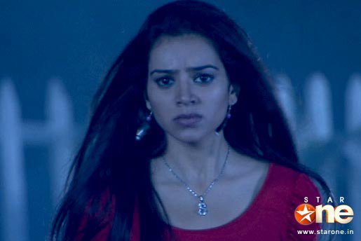 poze noi (122) - Sukirti Kandpal