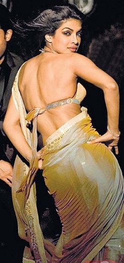 priyanaka-chopra-backless-blouse - alege 1