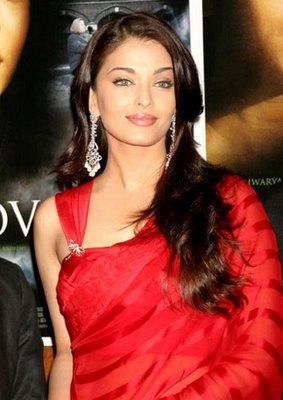 Aishwarya-Rai-Red-Designer-Saree-Times - alege 2