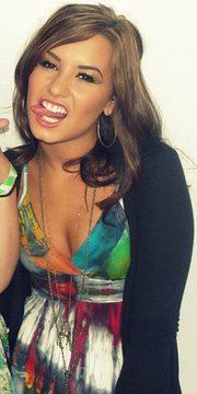 168044_181956988501624_100000619727704_485728_6909258_a - vacanta in america alaturi de Demi lovato