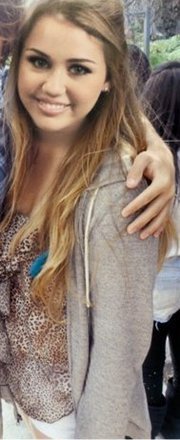 271088_126758300742017_100002235438554_210457_4405870_a - vacanta in america alaturi de Miley Cyrus