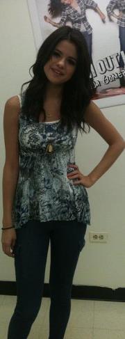 317572_122312454536520_100002732995972_88647_1601005389_a