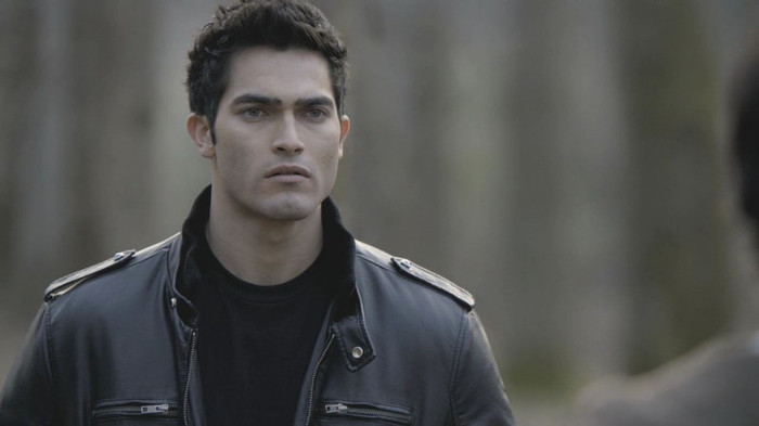 Teen-Wolf-1x01-Pilot-tyler-hoechlin-23976837-1280-720