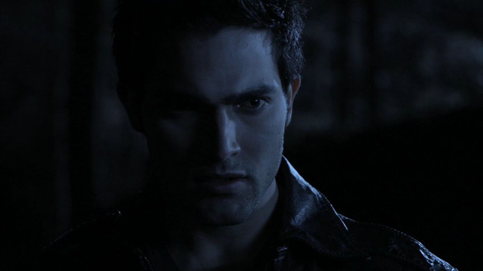 teen-wolf-1x08-Lunatic-tyler-hoechlin-23978656-1280-720