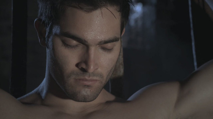 teen-wolf-1x12-Code-Breaker-tyler-hoechlin-24645697-1280-720