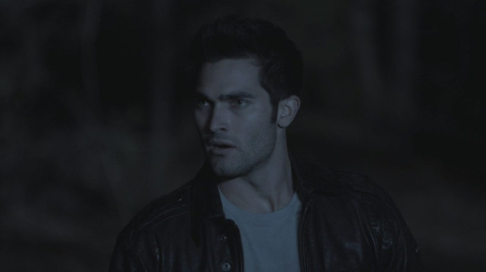 teen-wolf-1x12-Code-Breaker-tyler-hoechlin-24645960-1280-720