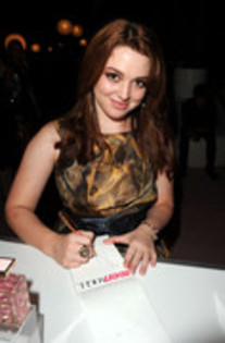 26376735_CDGNREAES - Jennifer Stone