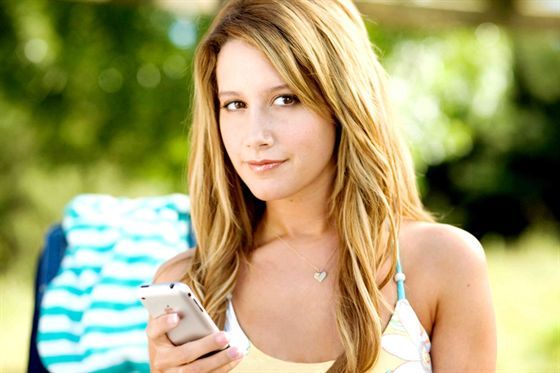 Ashley_Tisdale_Alieni_in_soffitta---15