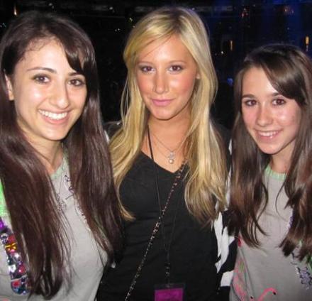 Ashley-Miley-s-Concert-in-LA-ashley-tisdale-8302502-440-424