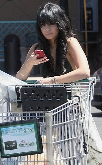 vanessa_hudgens5_thumb1