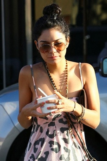 vanessa-hudgens (7)_thumb