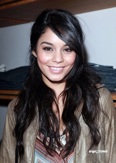 Vanessa-Hudgens-At-Mother-Nature-Nature-Launch-Party-vanessa-anne-hudgens-15952676-1431-2000