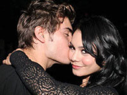 Zac-Efron-a-organizat-o-petrecere-surpriza-pentru-Vanessa-Hudgens