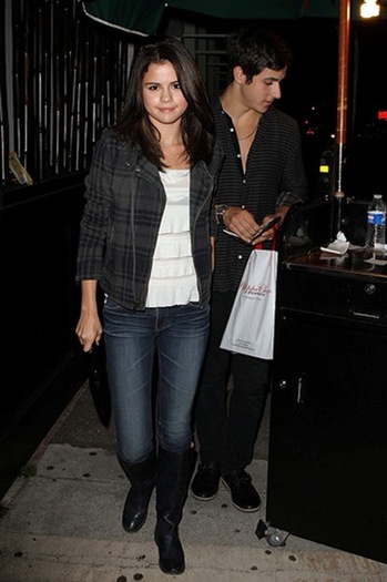 1 selena gomez e David Henrie_thumb[1] - alte poze din vacanta SUA