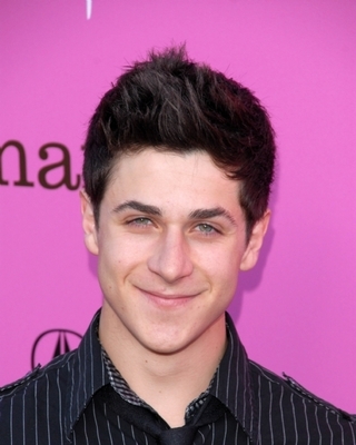 david-henrie-444672l-poza