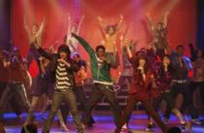 TNCRHYNHTWEIPQUHAWX - poze camp rock 1