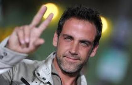 images (9) - Carlos Ponce