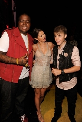 44707876_PDJCXUJRZ - justin bieber o inseala pe selena cu un model brazilian