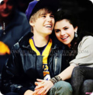 44735196_JZDYBUGDH - justin bieber o inseala pe selena cu un model brazilian