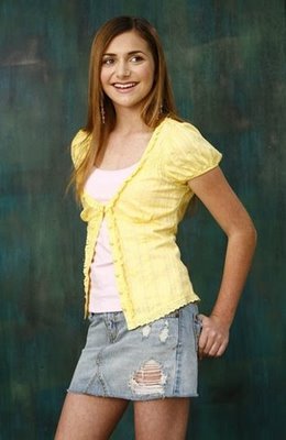 alyson-stoner-cute-outfit-pretty-young-actress