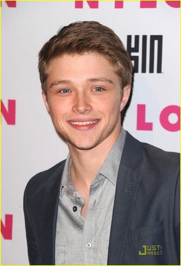 Sterling-Knight-sterling-knight-12301292-830-1222