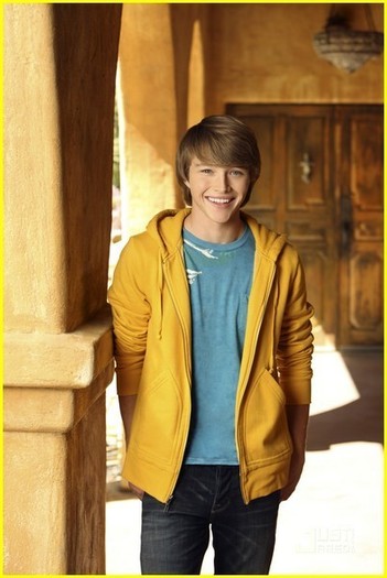 Sterling-Knight-sterling-knight-8999752-402-600