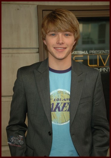 Sterling-Knight-2010-sterling-knight-11217132-1150-1631