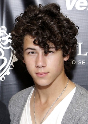 nick-jonas-900781l - nick jonas