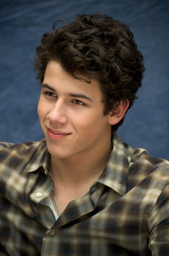 Nick-Jonas--Jonas-Brothers