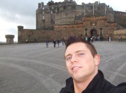 Nu ..Si kelly ii spui mamei tale ca nu te simti ok si ca dormi la ryse