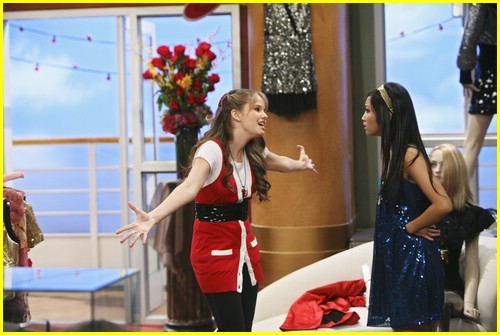 004 - The Suite Life on Deck 2008-2010 - Season 2 - Episode 3 - In - The - Line - of - Duty