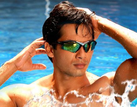 sasha (74) - Shahid Kapoor